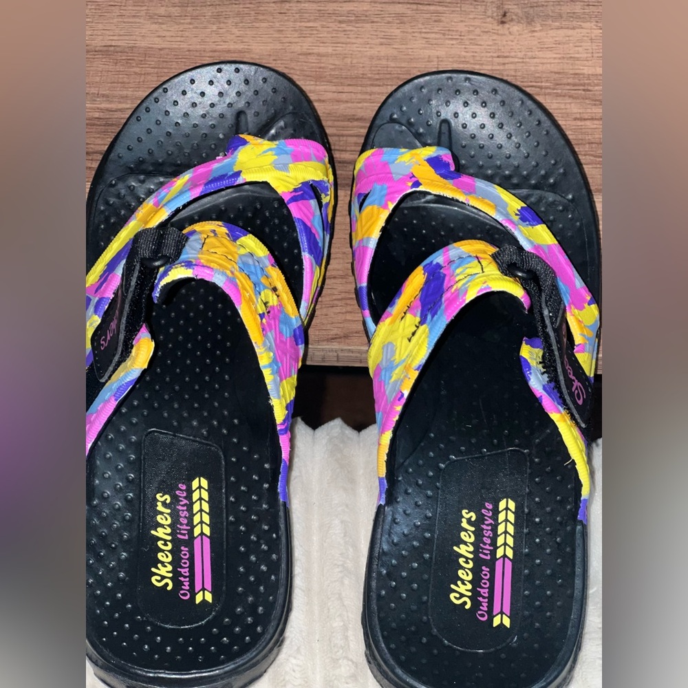 Skechers Vibrant Patterned Sandals